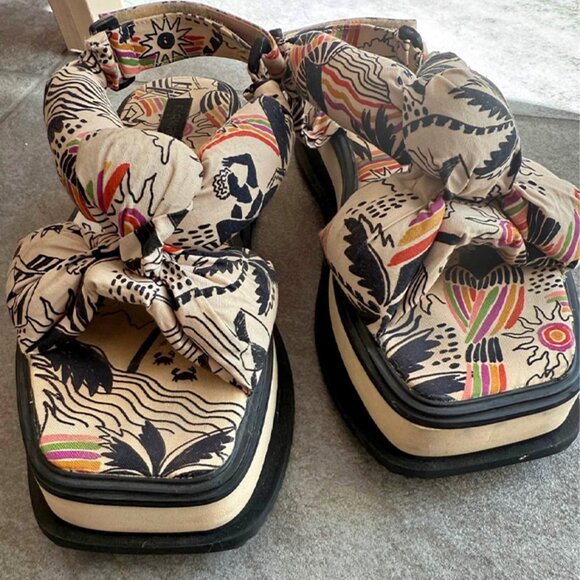 FARM RIO Scarf Sandals - Size 10 - Picture 6 of 7